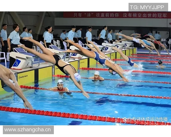 激烈对决：精彩游泳比赛瞬间回顾与技术解析
